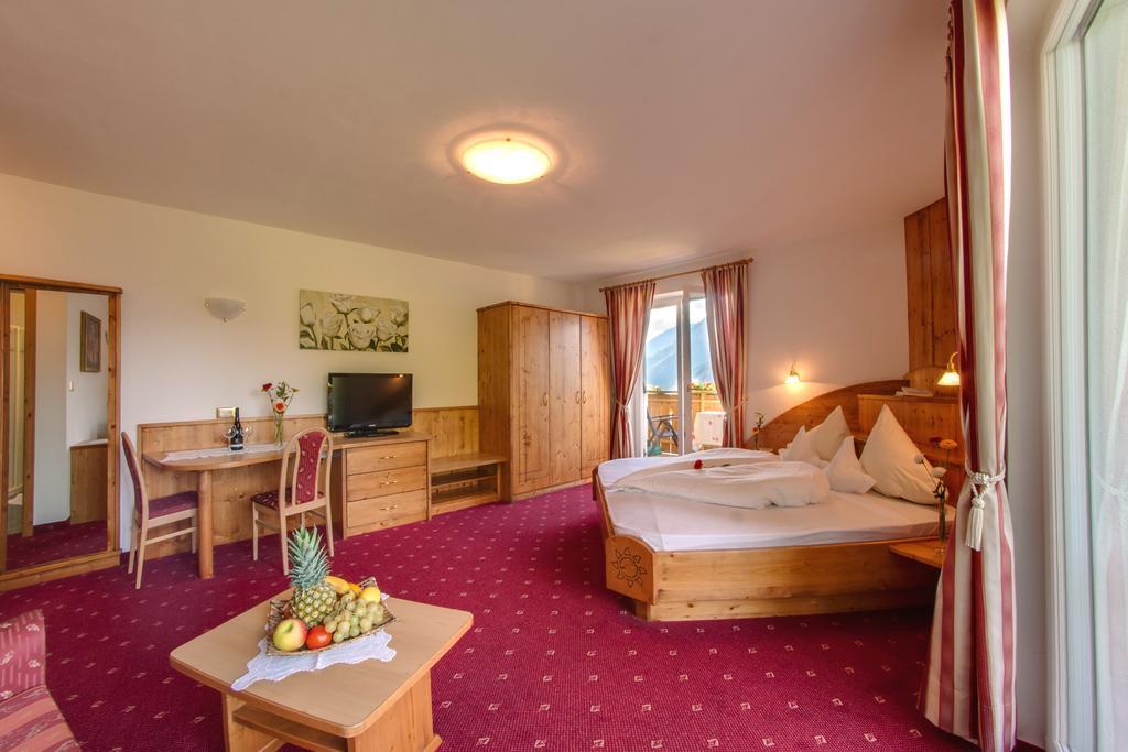 Pension Verdinserhoehe Scena Habitación foto