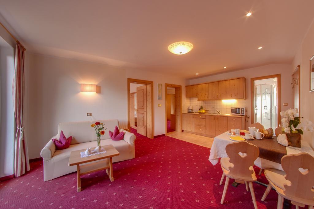 Pension Verdinserhoehe Scena Habitación foto