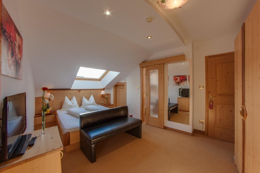 Pension Verdinserhoehe Scena Habitación foto